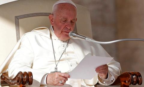 No Vaticano, papa Francisco diz rezar por vítimas das chuvas no Brasil